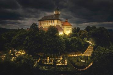 Baldern im Schein der Kerzen