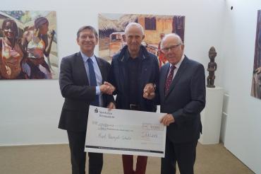 Herr_Raunjak_Spendenübergabe