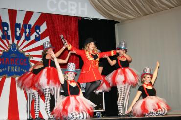 Welcome to Circus Huisheim. Präsidentin Nadine Strauß begrüßte die Gäste.