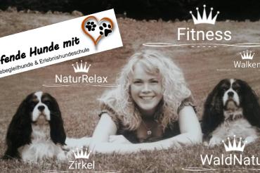 Manuela Aust mit 2 Hunden 