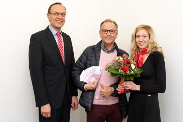 Bei der bayernweiten Auslosung im Januar durfte sich Werner Ostermeier aus Asbach- Bäumenheim über den Hauptgewinn in Höhe von 10.000 Euro freuen.