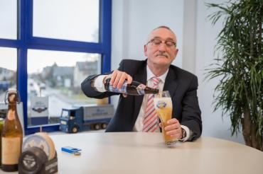 Der dienstälteste Geschäftsführer der Oettinger Brauerei, Michael Mayer, verabschiedet sich in den wohlverdienten Ruhestand. 