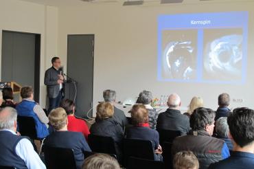 Das Bild zeigt einen Vortrag bei den Ärzte- und Gesundheitstagen.