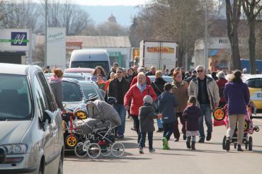 Das Bild zeigt das Gewerbestraßenfest.