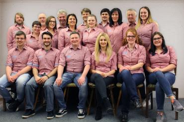 Das Bild zeigt Florian Reichherzer, Josef Centmeier, Thomas Eberle, Josef Vogl, Michael Karman,Wilfried Kremser, Annemarie Buchhart, Gabi Schmid, Rita Schmidberger, Sabrina Oßwald, Michaela Birkmair, Lisa-Marie Birkmair, Christoph Köhle, Markus Kaufmann, Manfred Andraschko, Daniela Wittmeier, Maria Neumair, Christina Schmid