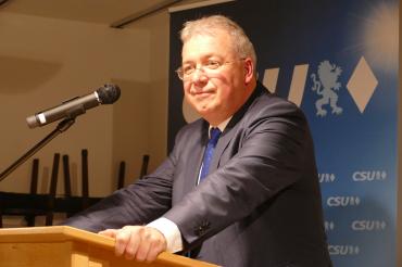 Markus Ferber am politischen Aschermittwoch im Schützenheim in Monheim. 