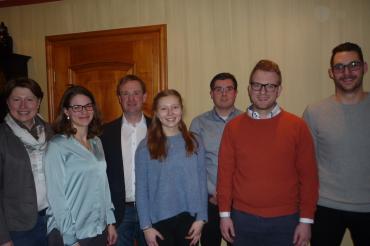 Das Bild zeigt Claudia Marb, Silke Paulus, neu gewählte Beisitzerin, Franz Ost Jr., Magdalena Marb, neu gewählte stellvertretende Vorsitzende, Manuel Paula, neuer Vorsitzender, Vincent König, neu gewählter Schatzmeister und Simon Kapfer, neuer Schriftführer der Jungen Union Rain.