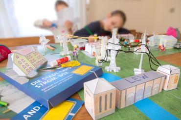 Stadt-Land-Strom: Ein wichtiger Bestandteil des Bastelsets ist das Thema Energieversorgung