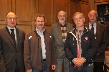 Leiter des Personalamtes Armin Romano, Leiter des Stadtbaubetriebshofes Manfred Kopf, Rudolf Spurny, Konrad Strobel, Oberbürgermeister Hermann Faul. 