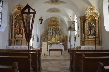 Hochaltar im Chorraum in der Antoniuskapelle in Asbach-Bäumenheim