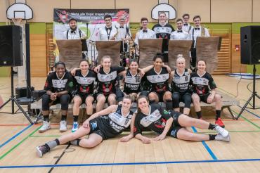 Da Bild zeigt die XCYDE Angels mit den Swinging Jangos.