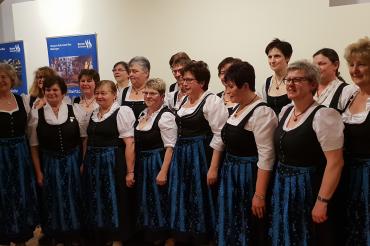 Der Landfrauen-Chor Donau-Ries besteht seit 11 Jahren und umfasst derzeit über 20 Sängerinnen aus dem gesamten Landkreis von Nördlingen bis Bayerdilling.