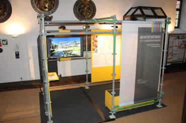 Das Bild zeigt die Architekturausstellung im Rathaus.