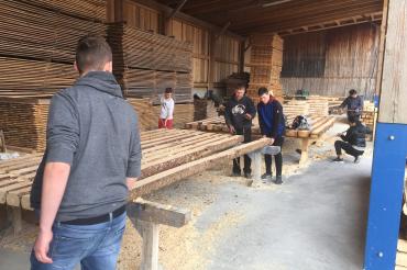 Das Bild zeigt den Bau der Musterbuden für "Löwen, Gunst und Gulden".