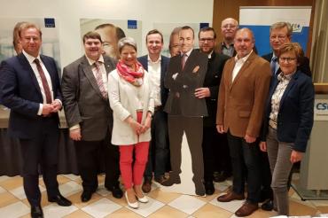 (v.l.n.r.) Wolfgang Fackler, Dr. h.c. Bernd Posselt, Birgit Rößle, Joachim Fackler, (Manfred Weber) Wolfgang Stolz, Reinhold Bittner, Erich Reichenmeier, Peter Schiele und Elisabeth Trüdinger.