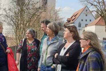 Auf dem Bild zu sehen von links nach rechts: Museumsleiterin Dr. Ruth Kilian, Fraktionsvorsitzende Heidi Terpoorten, Fraktionsvize Albert Riedelsheimer, Stellvertretende Bezirkstagspräsidentin Barbara Holzmann, Bezirksrätin Christine Riezler und Bezirksrätin Annemarie Probst. 