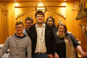 Auf dem Bild zu sehen von links: Enrico Dietrich (Schatzmeister), Umut Deniz (Hofmarschall), Florian Riehl (Präsident), Nicole Perez (Federmeisterin) und Lea Schumann (Vizepräsidentin). 