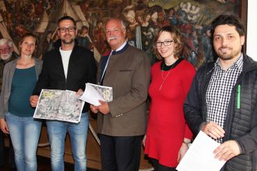 Auf dem Bild sieht man Damaris Bube, Manfred Kupke, Maxi Höhn, Steffen Höhn, Herrmann Faul, Maximiliane Böckh und Gerhard Munk.