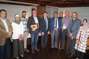 Das bild zeigt die Delegation aus Jerash gemeinsam mit Landrat Stefan Rößle und Gerhard Wiedemann (AWV) in Nördlingen.