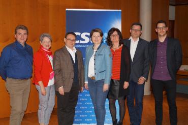 Auf dem Bild zu sehen von links: Schatzmeister Stefan Stemmer, Birgit Rößle Listenkandidatin bei der Europawahl, Kreisvorsitzender und MdB Ulrich Lange, Ortsvorsitzende Claudia Marb, die beiden Stellvertreter Angelika Kefer und Martin Roger, sowie Schriftführer Simon Kapfer.