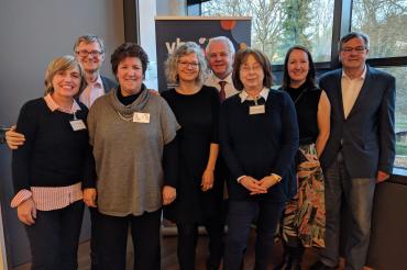 Freuten sich über das an Sprachforschung interessierte Publikum (von links): Rosa Calafat, Joachim Grzega, Laura Ferrarotti, Bea Klüsener, Michael Lynch, Andrea Reményi, Martina Mayer, Wolfgang Pöckl. 