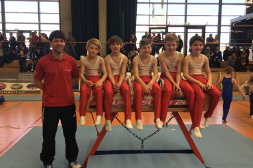 Die Schüler D des TSV Monheim (von links nach rechts): Trainer Stephan Bertl, Fynn Grof, Jonas Fried, Raphael Pfister, Tim Spiegl und Diego Lo Guasto.