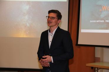 Mit dem eigenen Smartphone konnten die Teilnehmer der Zukunftswerkstatt an interaktiven Umfragen teilnehmen. 