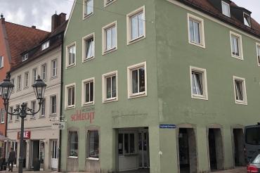 Gebäude in der Reichsstraße. 