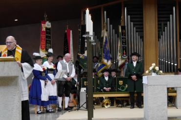 Ökumenischer Gottesdienst bei der Feier zum 90-jährigen Bestehen des Heimat- und Volkstrachtenvereins Donauwörth.