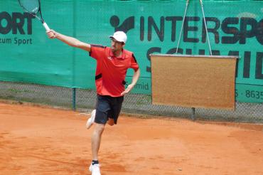Matthias Kunz, der sein Einzel sensationell gegen den Spitzenspieler des TC Augsburg Schießgraben gewinnen konnte.