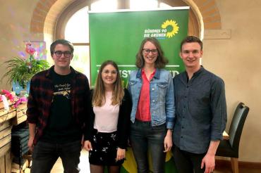 Das Bild zeigt von links: Adrian Grebien, Julia Minnich, Eva Lettenbauer, Florian Siekmann.