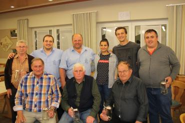 Stehend (v.l.): Manfred Mecklinger, Maximilian Bosch, Karl Bosch, Aylin Kreutner, Lucas Bosch, Andreas Graetz. Sitzend (v.l.): Hermann Hähnlein, Otto Siebert, Friedrich Engelhardt.