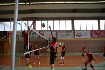 Wolfgang Stöckle beim Angriff gegen die Blockstars aus Nordendorf