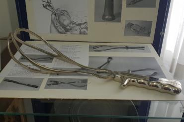 „Taufspritze und Geburtsstuhl - Vom Kinderkriegen in alten Zeiten“