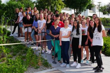 Das Bild zeigt das Bühnenensemble der Musical Company.