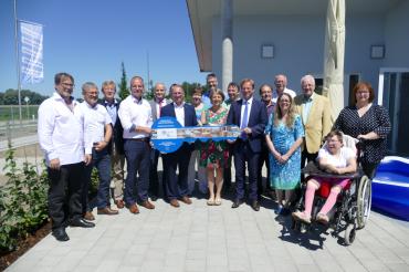 Innerhalb von zehn Monaten entstand in der Anton-Jaumann-Straße in Asbach-Bäumenheim eine Förderstätte der Lebenshilfe. Symbolisch wurde gestern der Schlüssel an die Verantwortlichen übergeben. 
