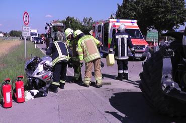 Aufräumarbeiten nach dem Unfall 