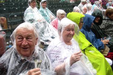 Das Bild zeigt den Theaterbesuch in der Alten Bastei in Nördlingen.