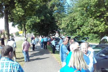 Das Bild zeigt die Autoschau beim 50-jährigen Gründungsfest des SV-Feldheim.