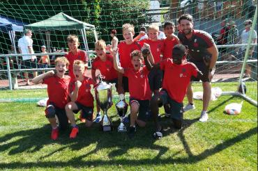 Das Bild zeigt die U10 Turniersieger FC Bayern München.