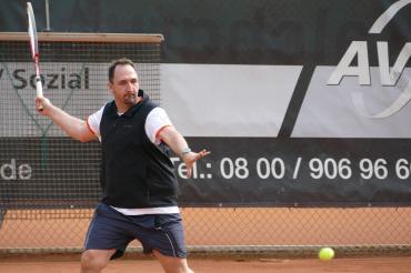 Seit diesem Jahr verstärkt Christian Meier wieder das Team der Herren 40. Beim Spiel gegen Marxheim II gewann er souverän (Archivbild). 