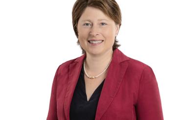 Die 45-jährige Claudia Marb ist ausgebildete Arzthelferin, seit über 20 Jahren verheiratet und hat vier Kinder im Alter von 9, 10, 18 und 19 Jahren. In der CSU engagiert sie sich seit 2008 als Stadträtin und ist seit 2011 auch Kreisvorsitzende der Frauenunion. 