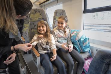 Einserschüler dürfen unter anderem bei agilis am ersten Ferientag kostenfrei fahren.
