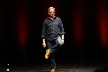 Günter Grünwald auf einer Bühne