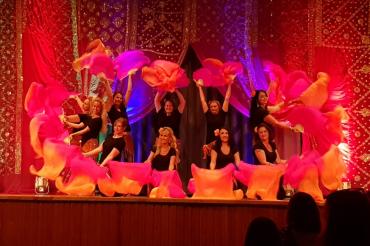 Fantasievolle Tanzshow beeindruckte das Publikum in der Stadthalle Monheim.