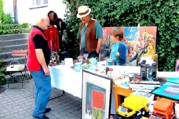 Am Sonntag, den 14. Juli findet der Kunst-, Tand- und Trödelmarkt statt.