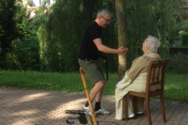 Zu sehen ist ein Ausschnitt aus dem Fotoshooting für den Seniorenkalender