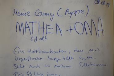 Auf dem Bild ist zu sehen, ausschnitt aus dem Besucherbuch 