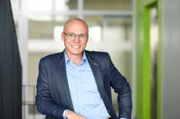 Zu sehen ist Dr. Fabian Mehring