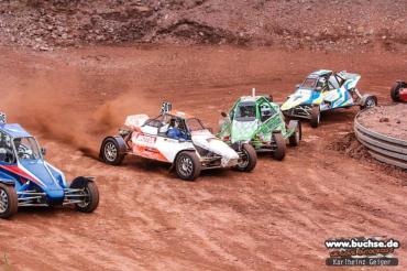 Das Bild zeigt eine Autocross Meisterschaft 